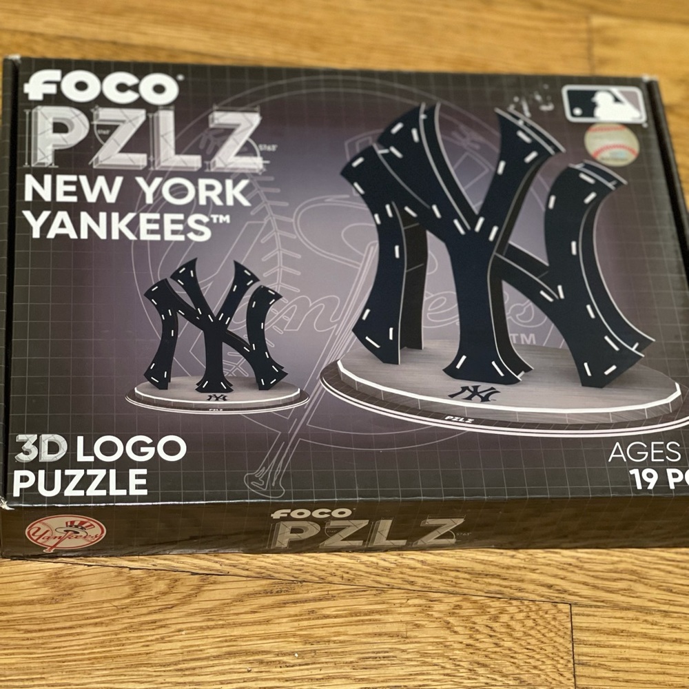 Yankee 3 d logo puzzle set